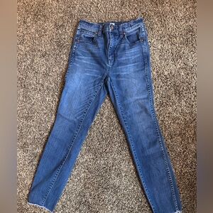 Madewell 10” high riser skinny skinny size 26, medium wash with raw hem